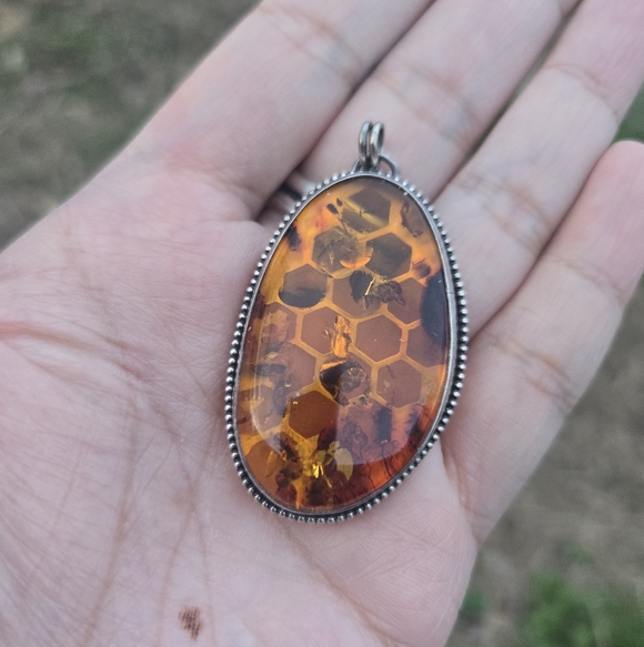 Lisa J Desgins Jewelry - Lisa J Designs Handmade Artisan Amber Bee Pendant Necklace Honeycomb OOAK